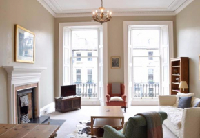  2 Bedroom Apartment near Stockbridge Sleeps 4  Эдинбург